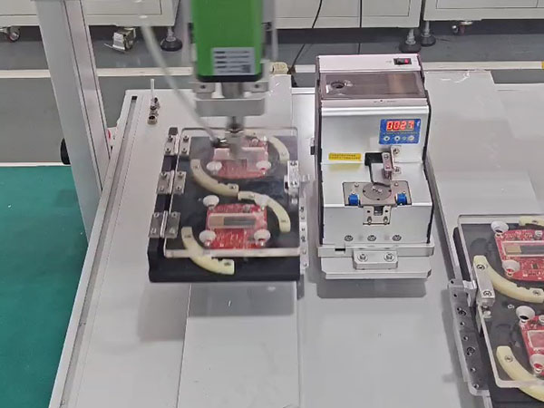 锁PCB板螺丝 在线...