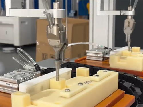 每台螺丝机都需要进行...