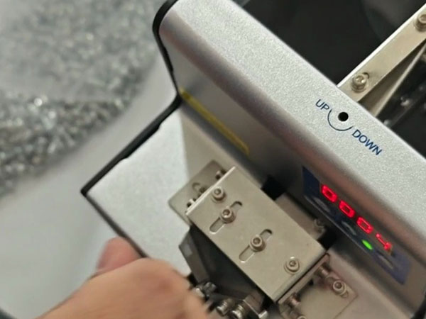 手动上料out了！现...