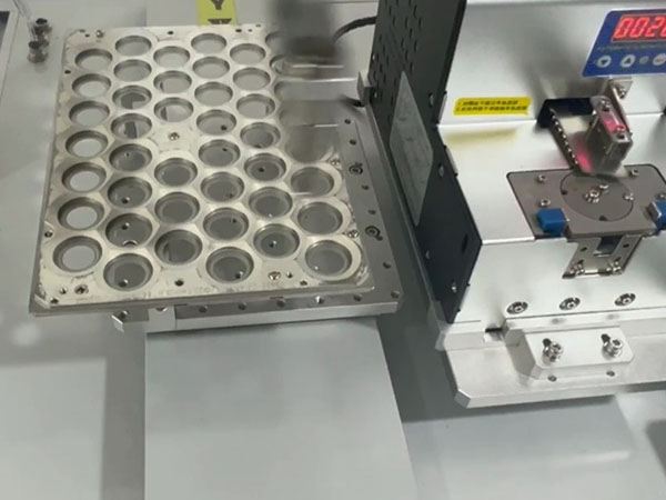 博贝自动锁螺丝机，一...