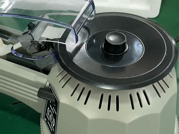 博贝胶带切割机，放纸...