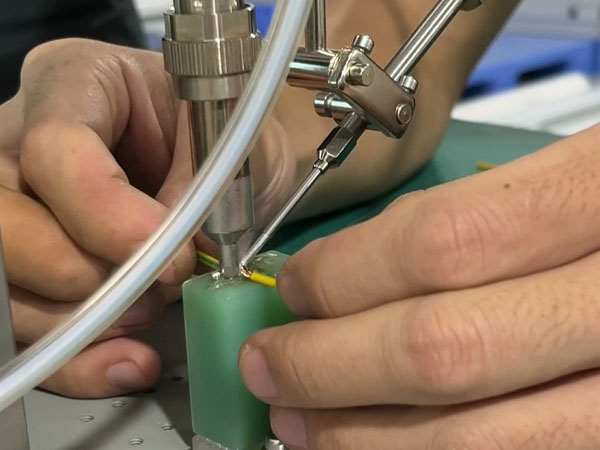 博贝半自动焊锡机，精...