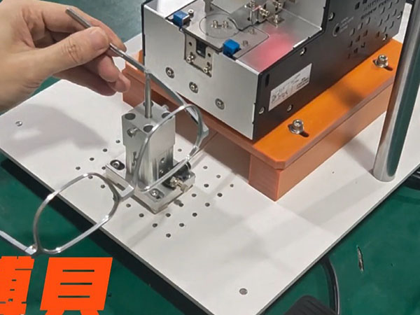 眼镜螺丝手动锁易滑丝...