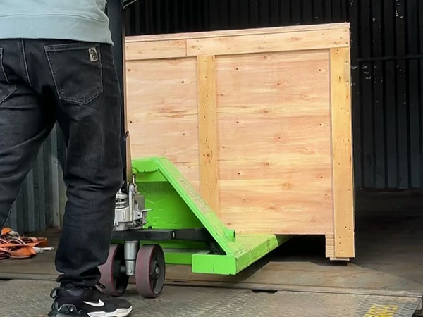 发货啦！两台自动螺丝...