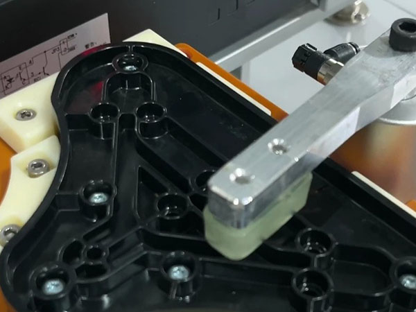 博贝自动锁螺丝机，全...