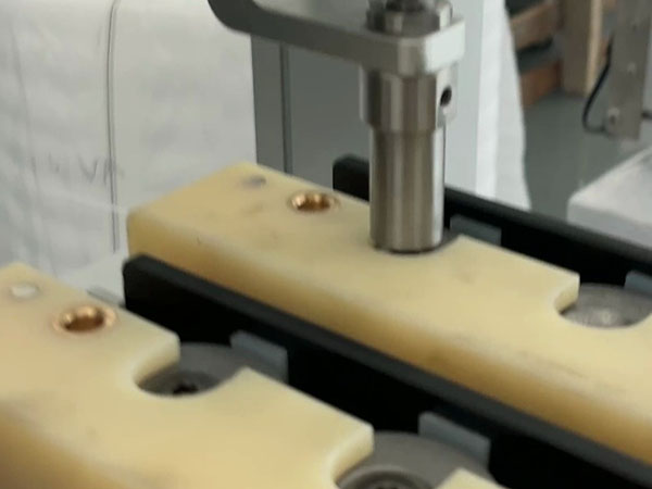 博贝自动螺丝机，锁内...