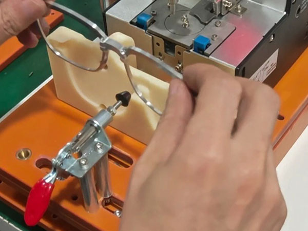 博贝脚踏式螺丝机，眼...